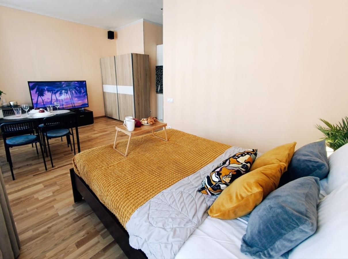 Centrally Located Studio Apartment Рига Экстерьер фото