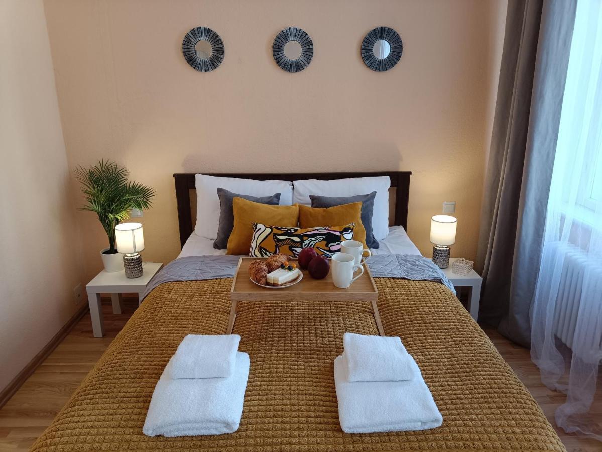 Centrally Located Studio Apartment Рига Экстерьер фото