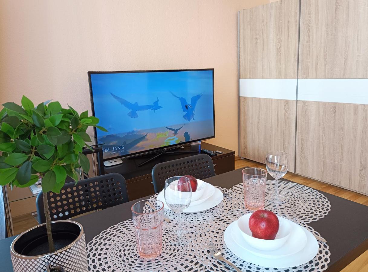Centrally Located Studio Apartment Рига Экстерьер фото